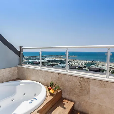 Commodore Elite & Ultra (adults Only) Semesteranläggning (resort)