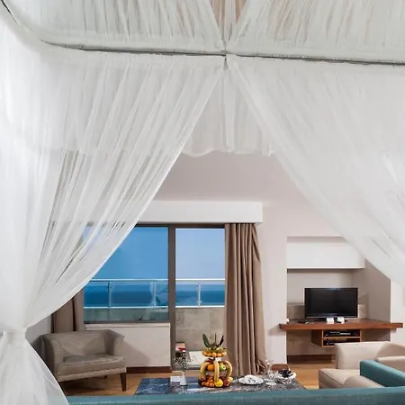 Semesteranläggning (resort) Commodore Elite & Ultra (adults Only)