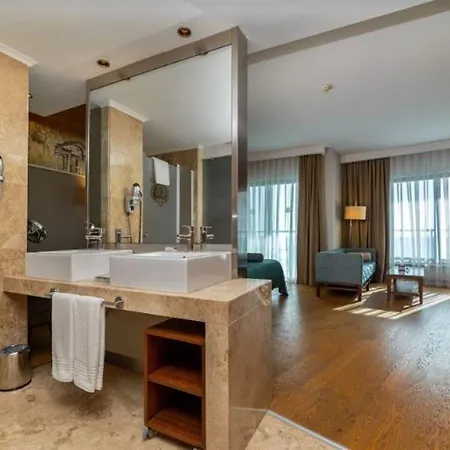 Commodore Elite & Ultra (adults Only) Resort