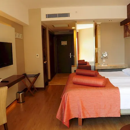 Semesteranläggning (resort) Commodore Elite & Ultra (adults Only)