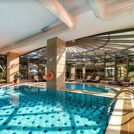 אתר נופש Commodore Elite & Ultra (adults Only)