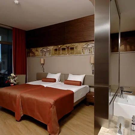 Commodore Elite & Ultra (adults Only) אתר נופש 5*